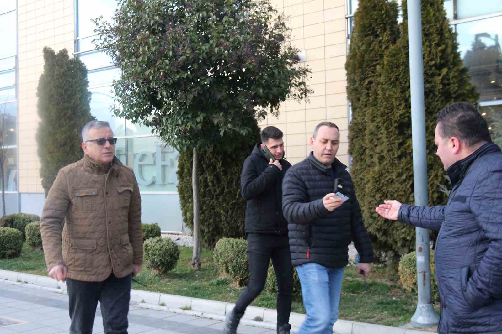 izmariti-yere-atip-ceza-yiyen-ve-sigara-yakan-vatandas-yere-atarsam-bunun-da-parasini-oderim