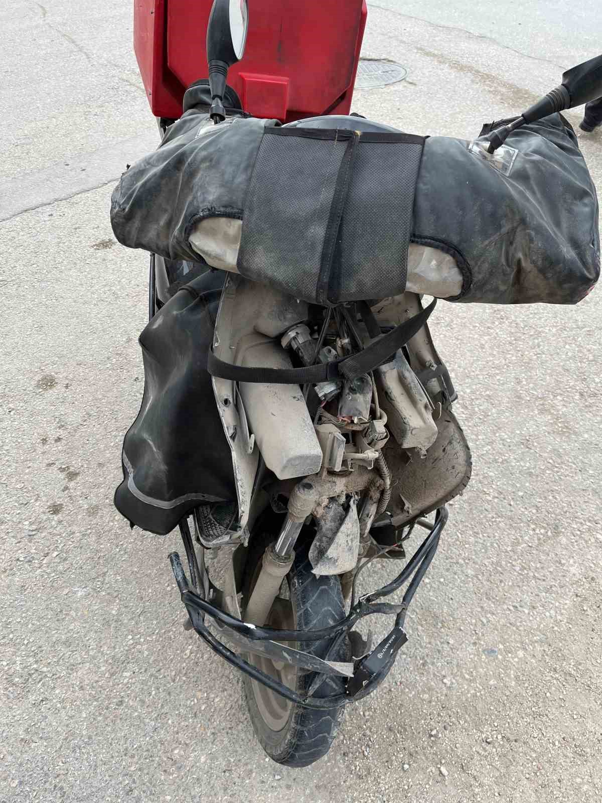motosiklete-carpan-ehliyetsiz-surucu-kacti