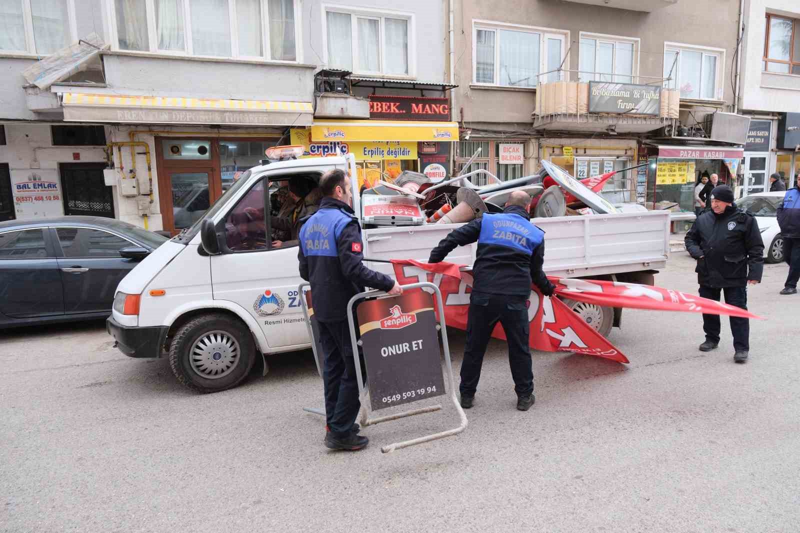 odunpazari-zabita-ekipleri-kaldirim-isgallerine-gecit-vermiyor