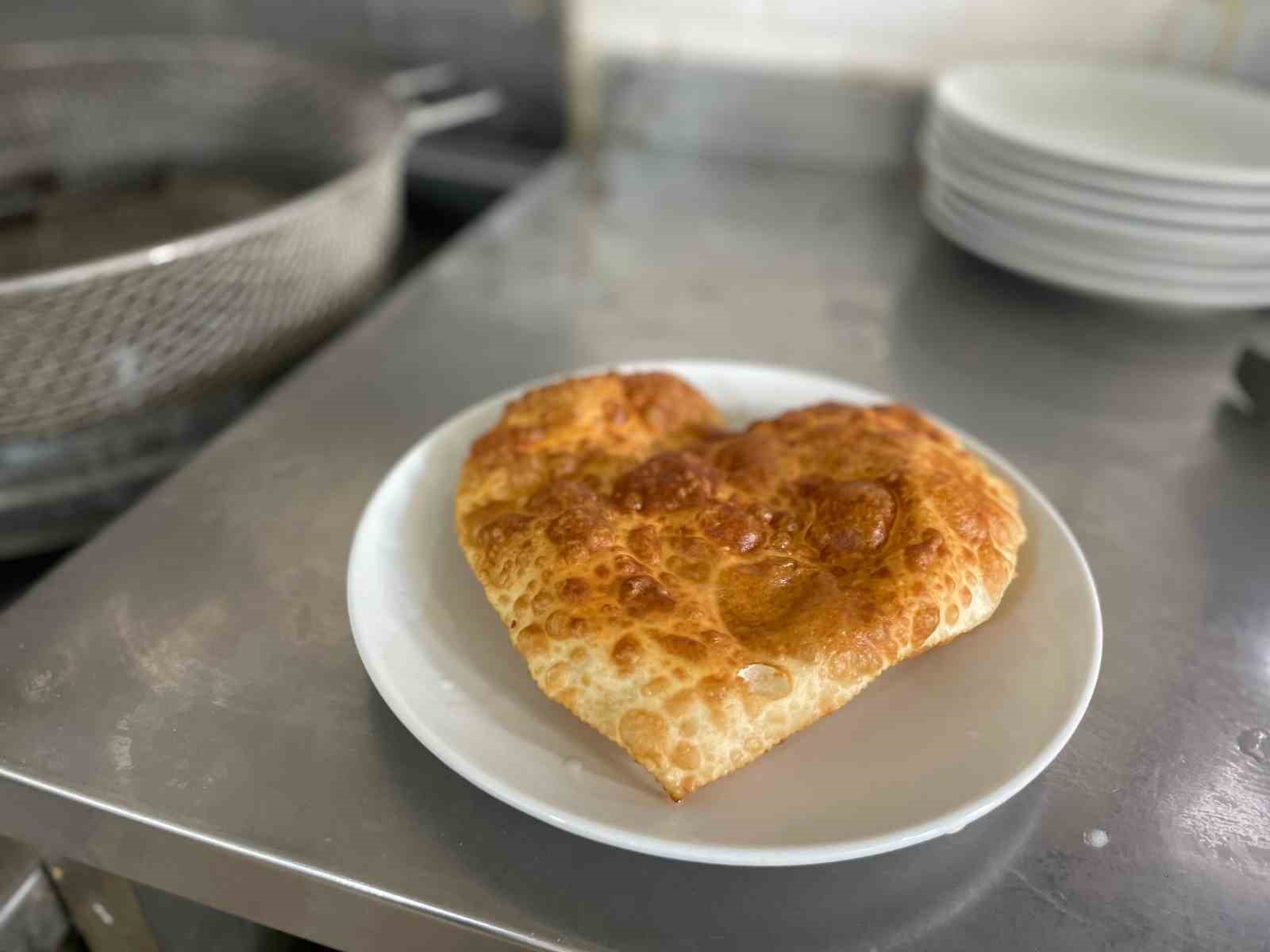 sevgililer-gunune-ozel-kalpli-ciborek