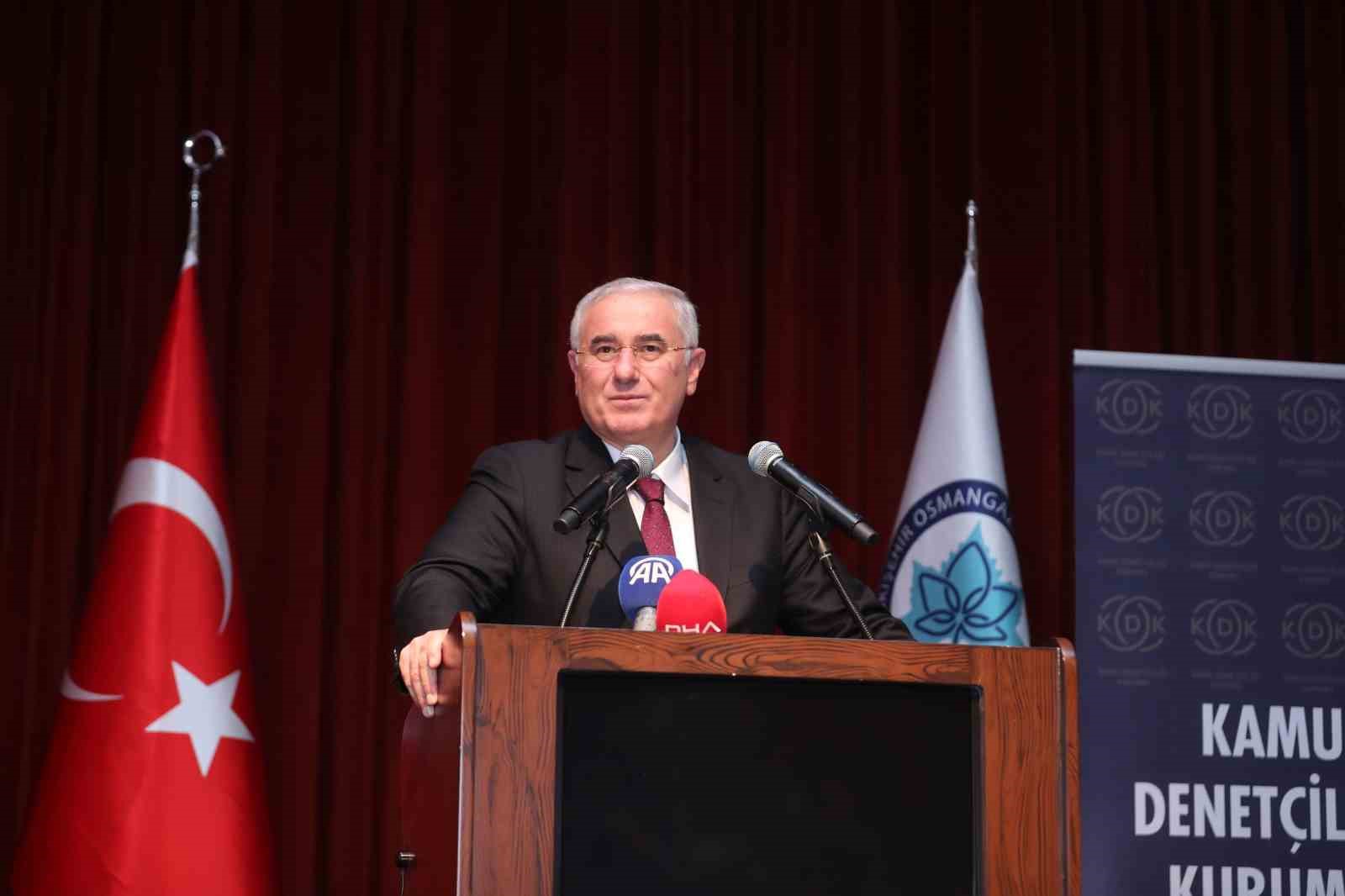 vali-aksoy-kamu-basdenetcisi-akarcanin-duzenledigi-programa-ev-sahipligi-yapti