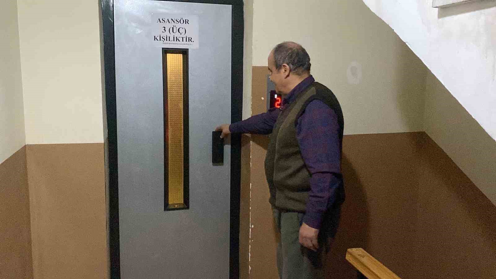 vatandaslar-surekli-asansorun-tonaj-sinirini-asinca-bina-sakinleri-her-yere-uyari-asti
