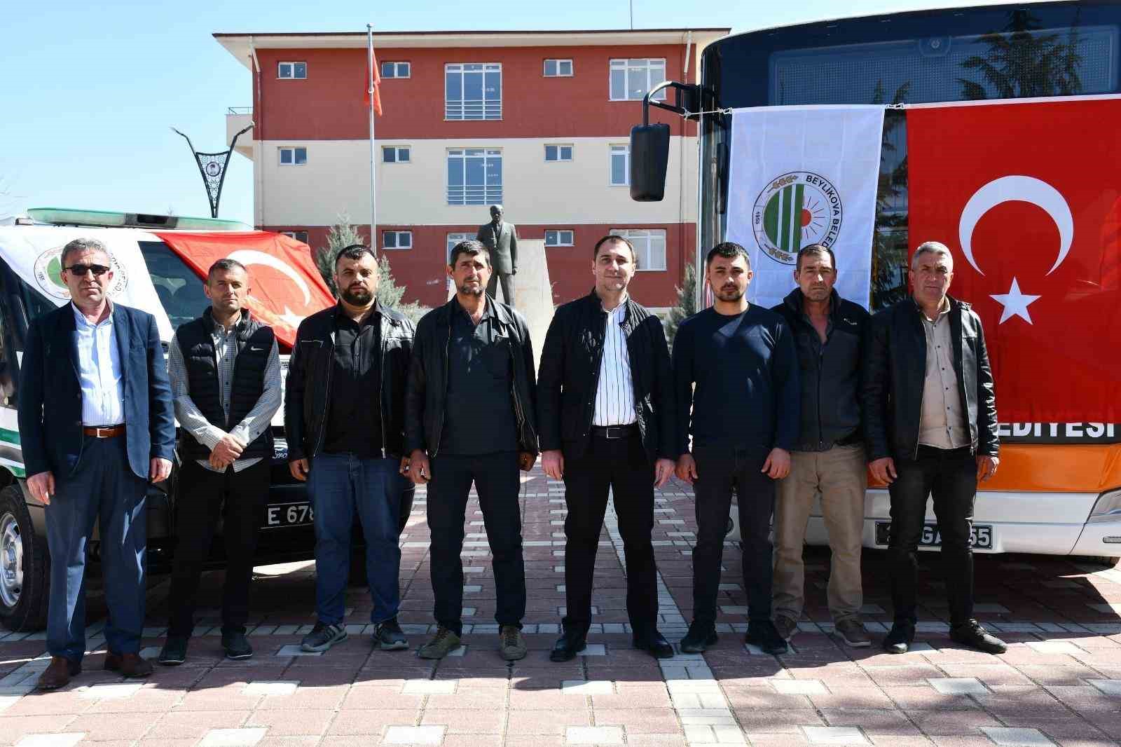buyuksehirden-beylikovaya-otobus-ve-cenaze-araci-hibe-edildi