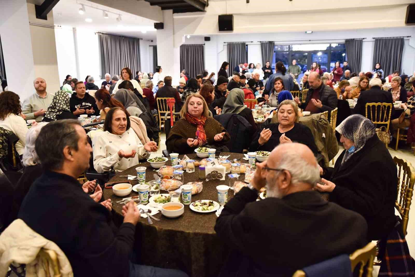 engelli-bireyler-ve-aileleri-iftar-sofrasinda-bulustu