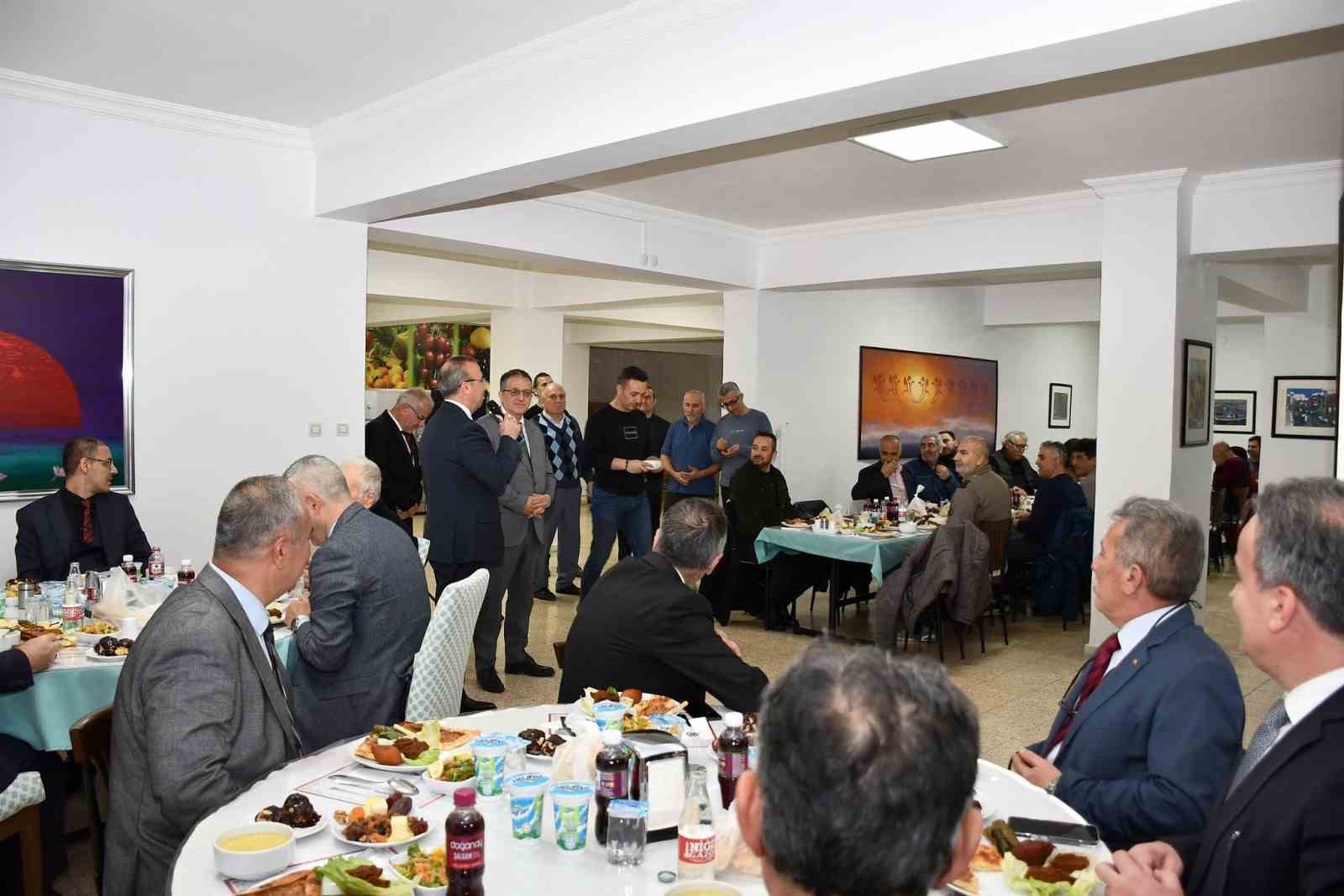 eskisehir-il-milli-egitim-muduru-sinan-aydindan-iftar-bulusmasi