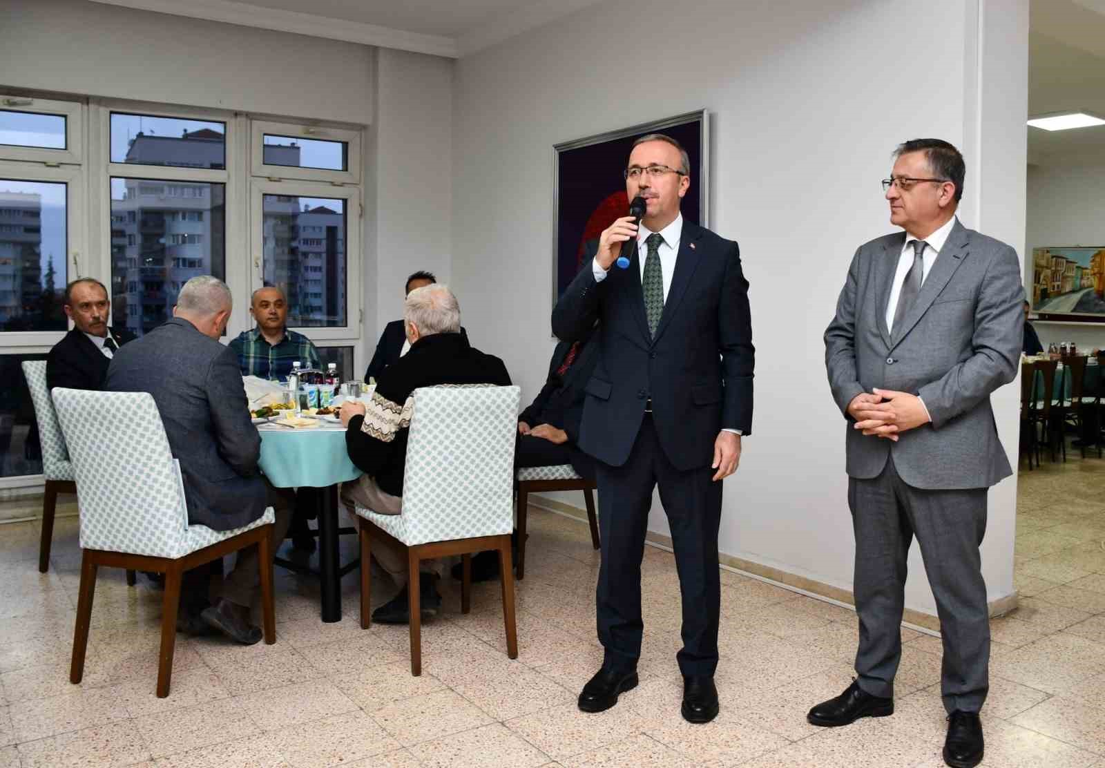 eskisehir-il-milli-egitim-muduru-sinan-aydindan-iftar-bulusmasi
