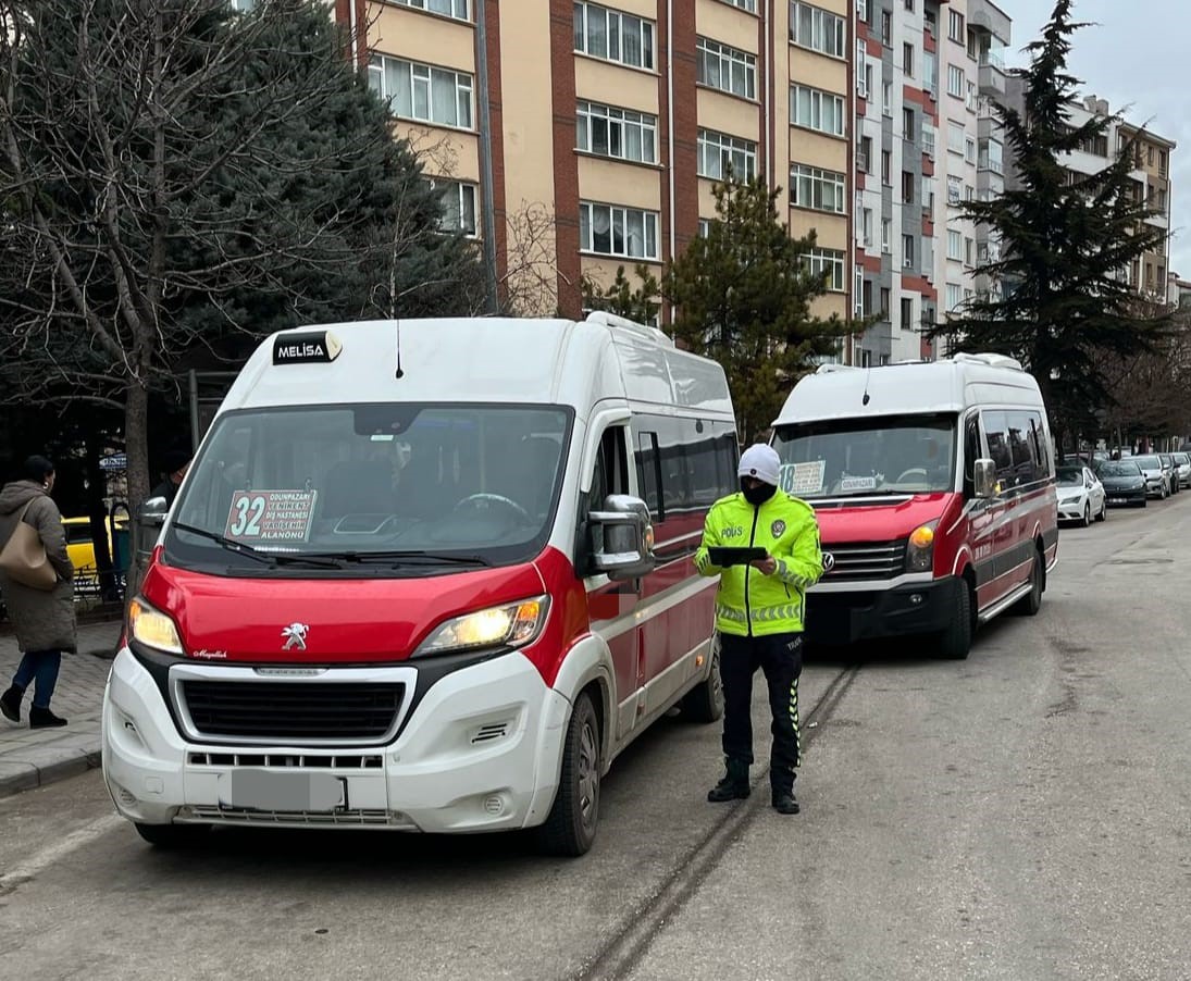 eskisehirde-9-bin-971-arac-kontrol-edildi