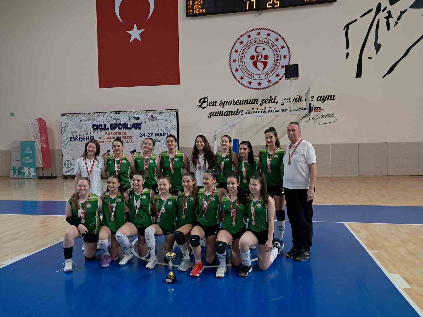 eskisehirde-midi-kizlar-voleybol-final-etabi-sona-erdi
