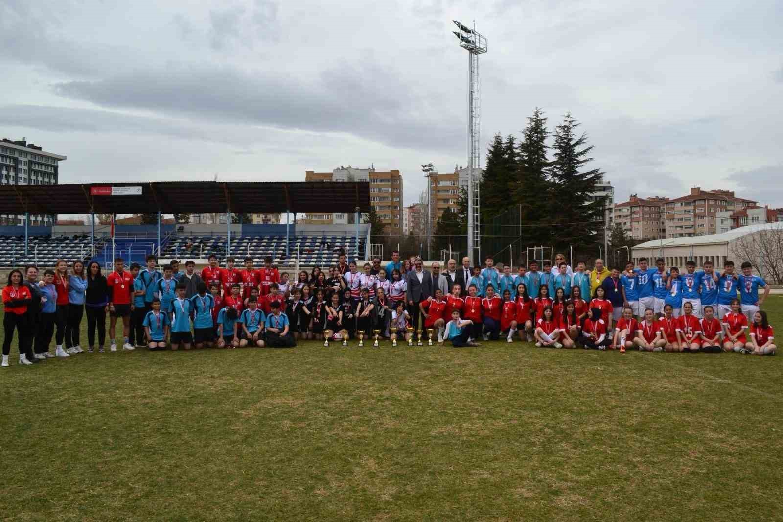 eskisehirde-okul-sporlari-ragbi-il-birinciligi-sona-erdi