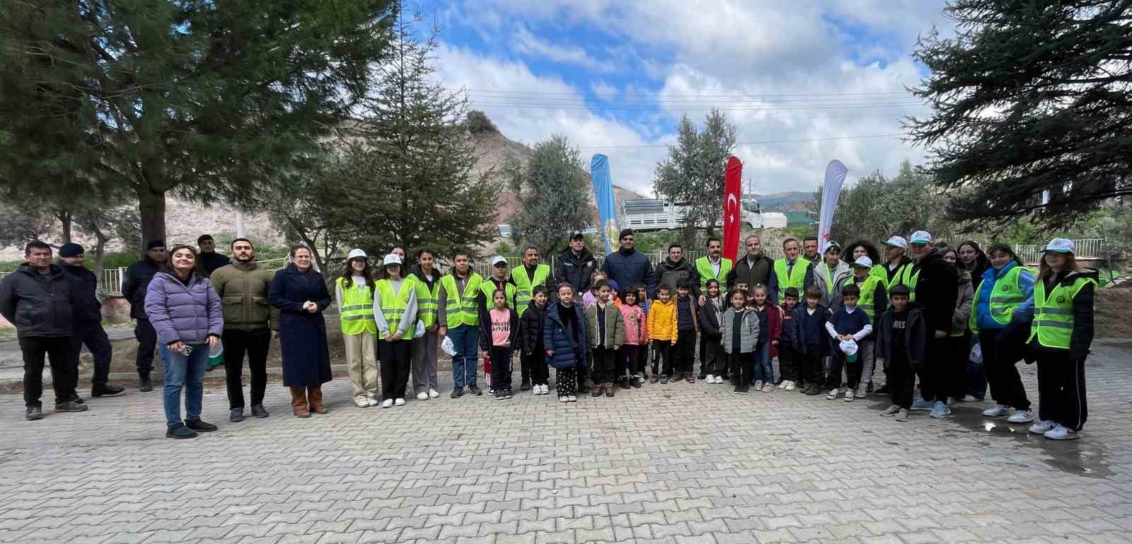 eskisehirde-orman-haftasi-ve-agac-bayrami-etkinlikleri-duzenlendi