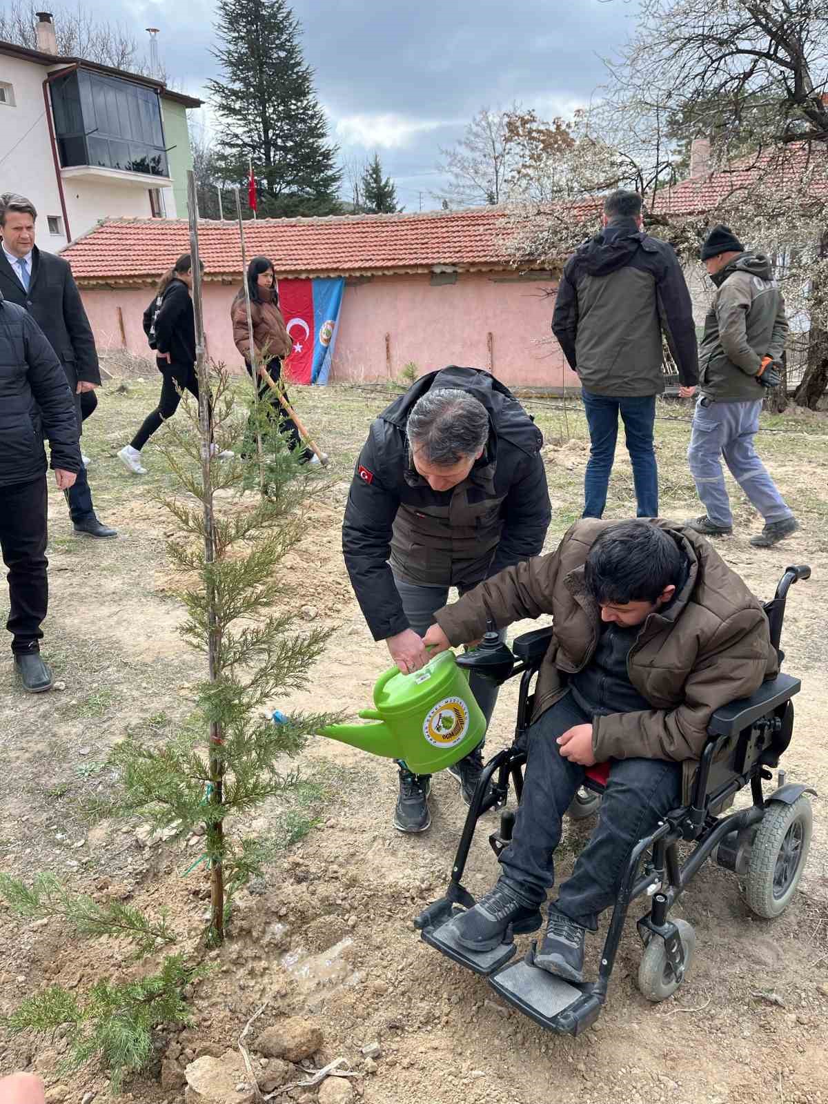eskisehirde-orman-haftasi-ve-agac-bayrami-etkinlikleri-duzenlendi