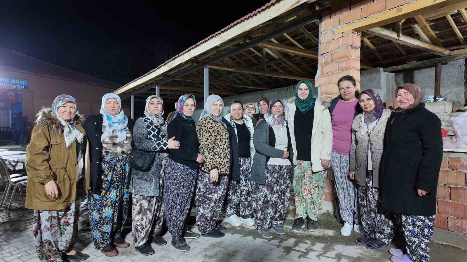gemicli-yorukler-ve-misafirleri-iftarda-bir-araya-geldi