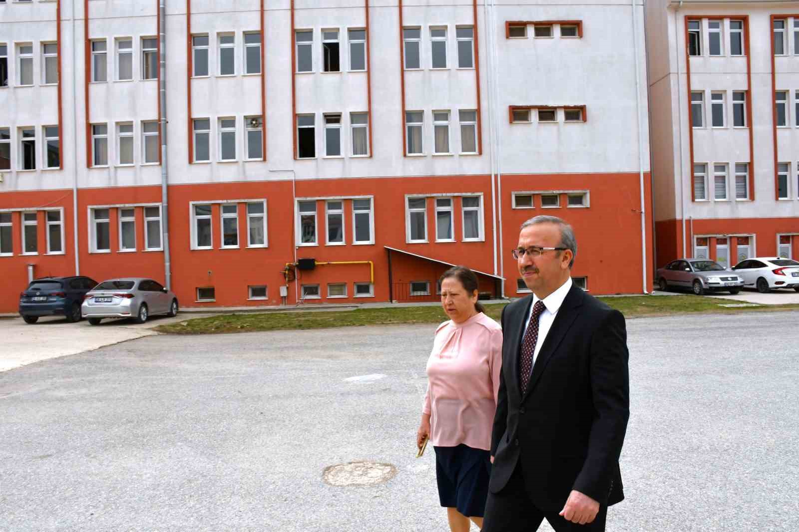 il-milli-egitim-muduru-sinan-aydin-okul-ziyaretlerini-surduruyor