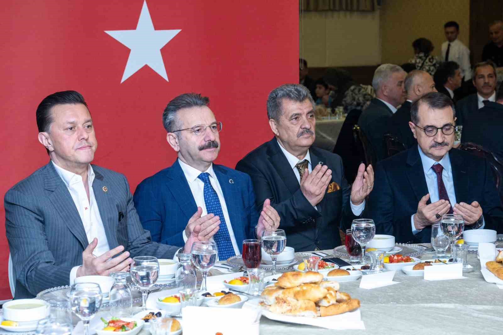 milletvekili-hatipoglu-esnafin-iftar-programina-katildi