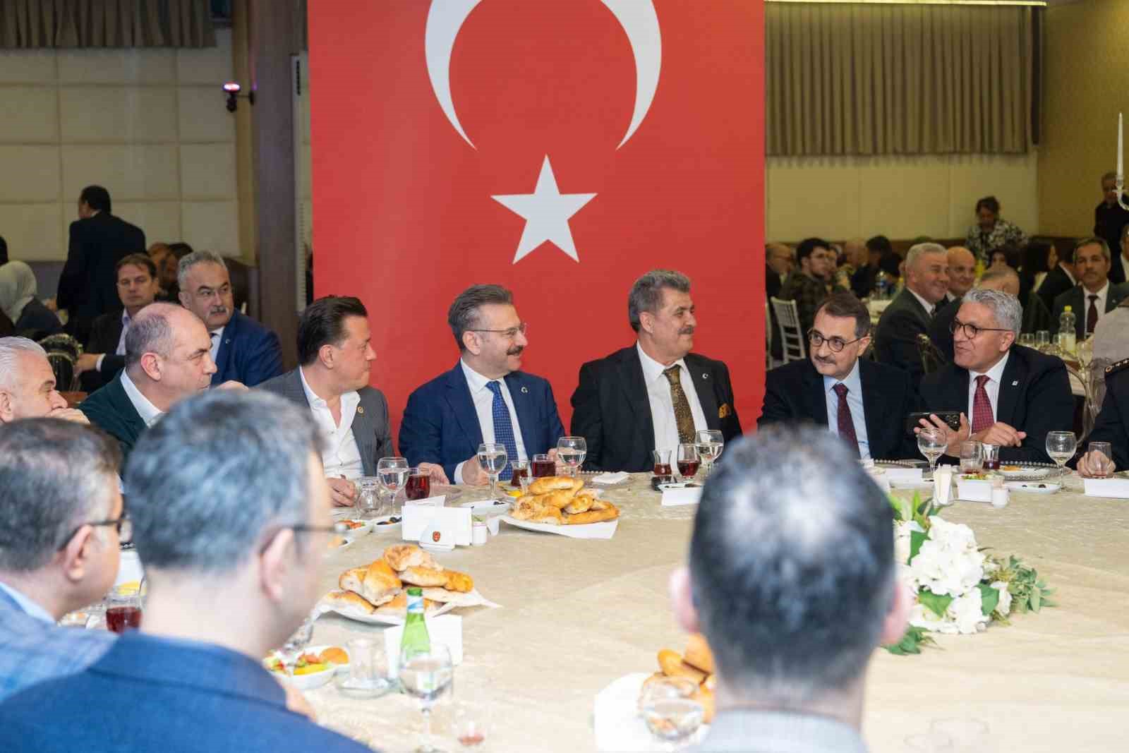 milletvekili-hatipoglu-esnafin-iftar-programina-katildi