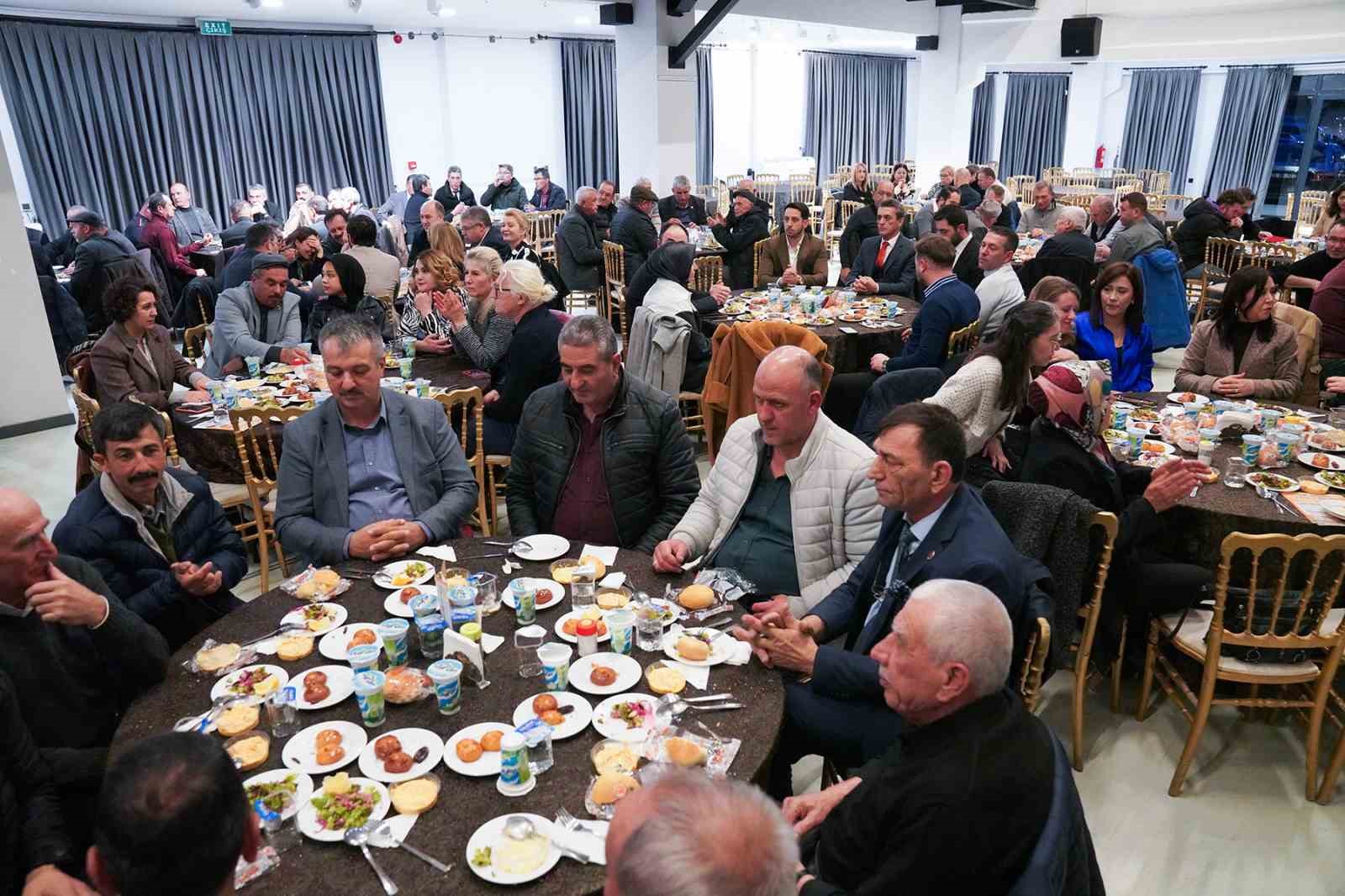 muhtarlar-iftarda-bulustu