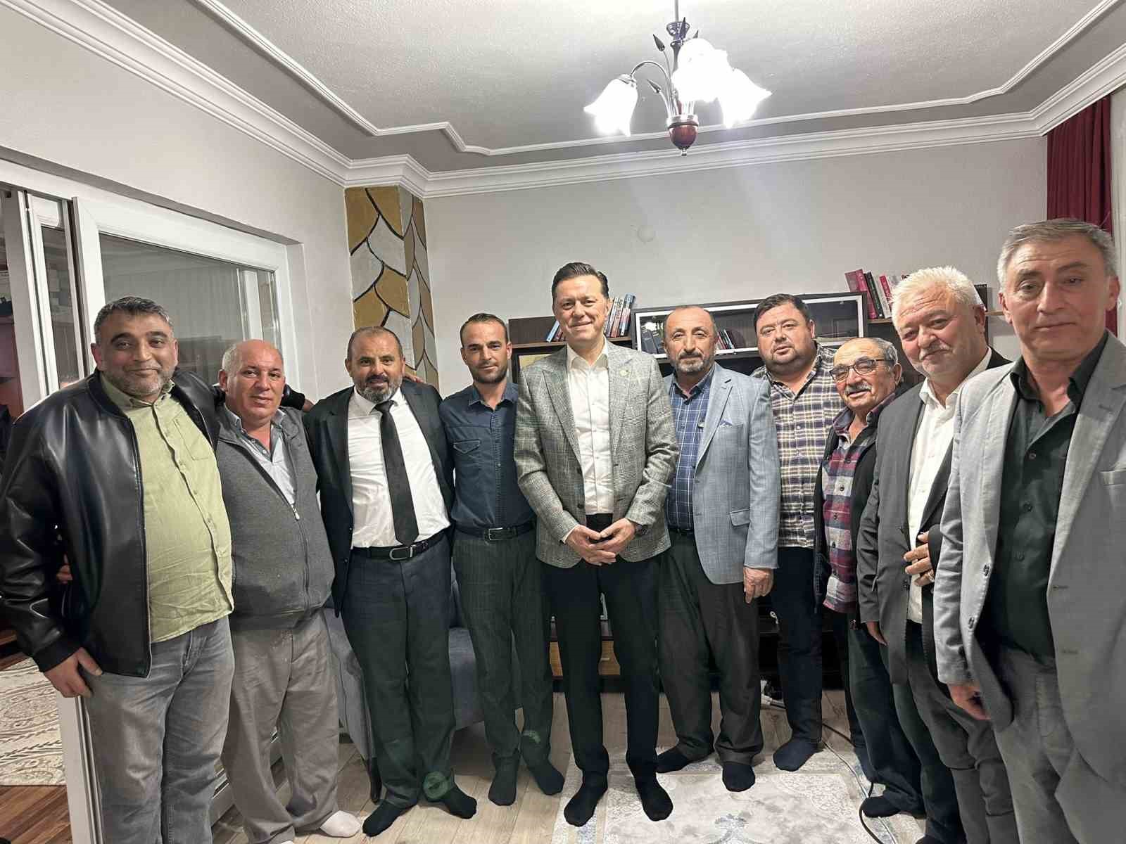 nebi-hatipoglu-ciftelerde-iftar-programina-katildi