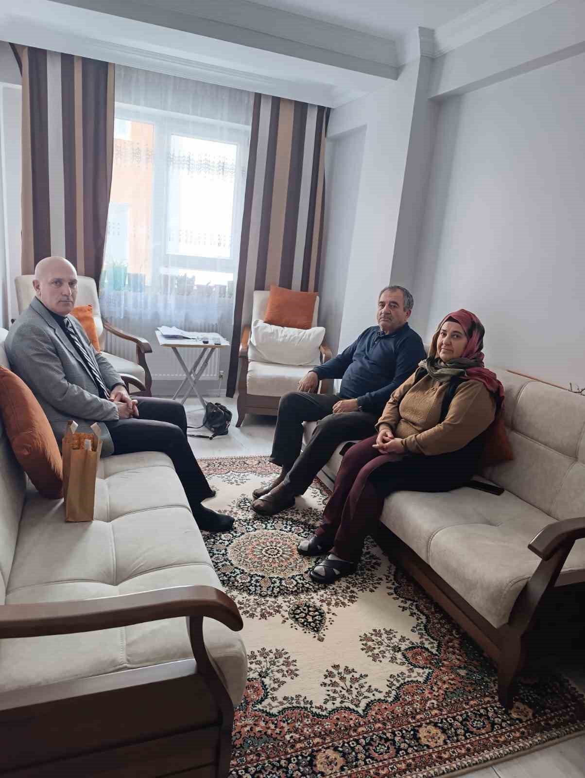 sehit-ailelerine-ve-gazilere-bayram-ziyareti-yapildi