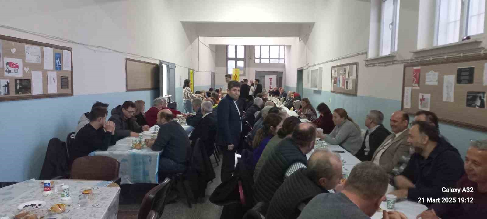 yetmis-yil-oncesinin-mezunlari-ile-iftar-yemeginde-bulusuldu