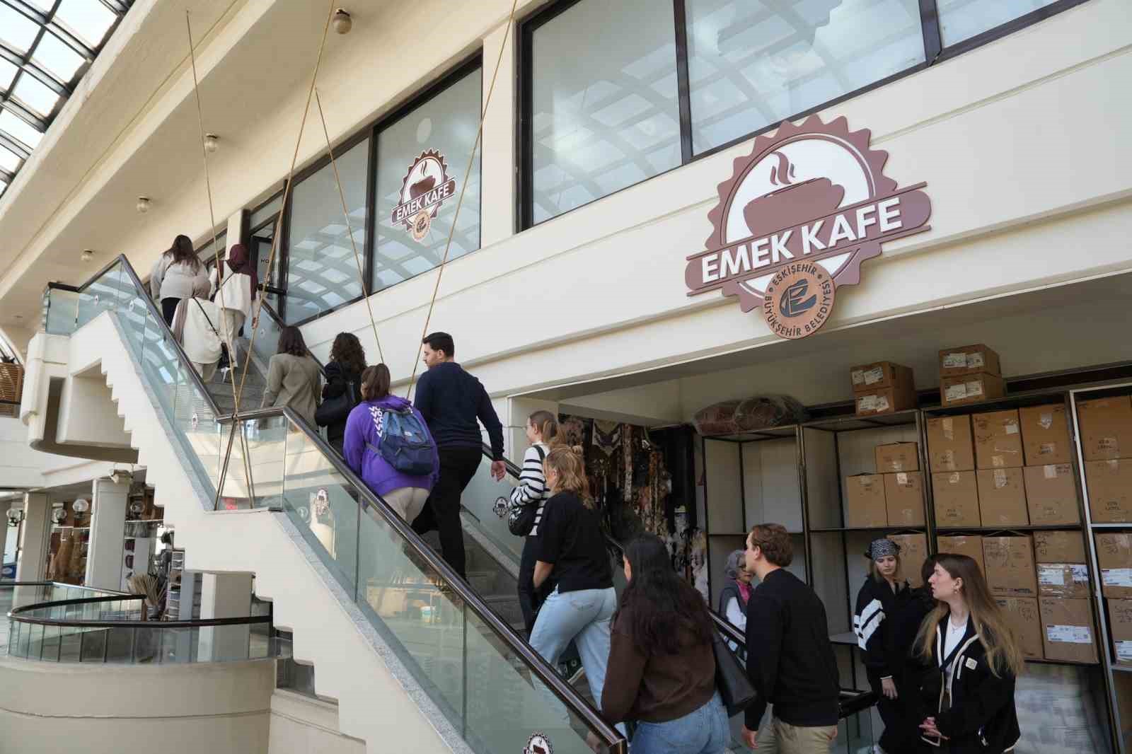 buyuksehir-belediyesi-almanyadan-gelen-ogrencileri-misafir-etti