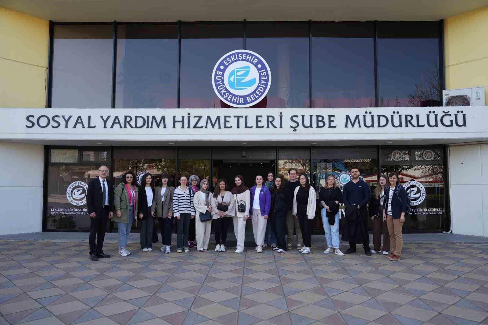 buyuksehir-belediyesi-almanyadan-gelen-ogrencileri-misafir-etti