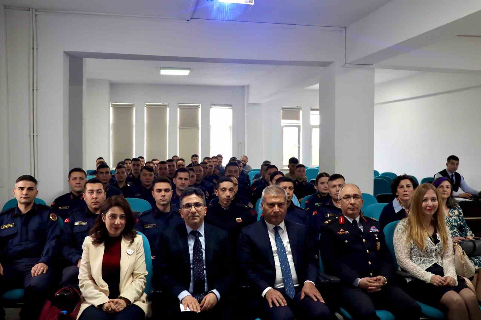 eskisehir-il-jandarma-komutanligi-personeline-yonelik-hizmet-ici-egitim