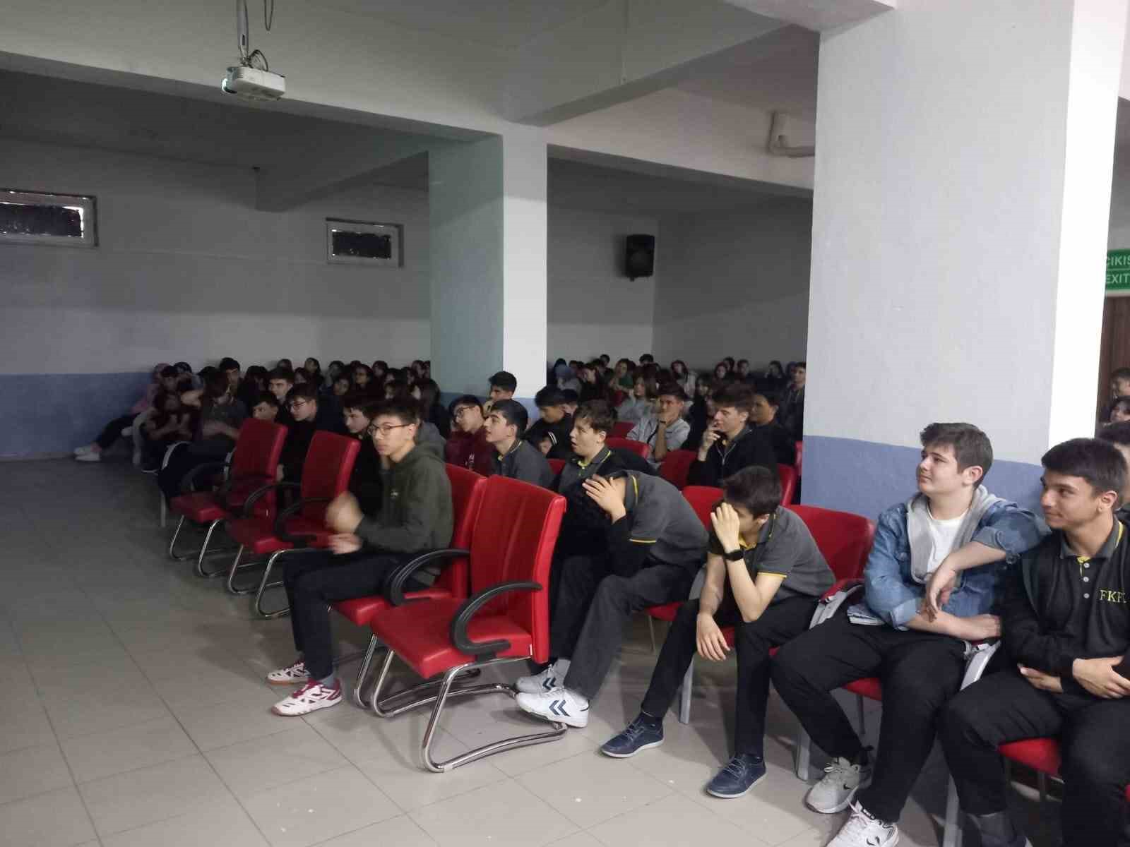 eskisehirde-lise-ogrencilerine-afet-farkindalik-egitimi-verildi