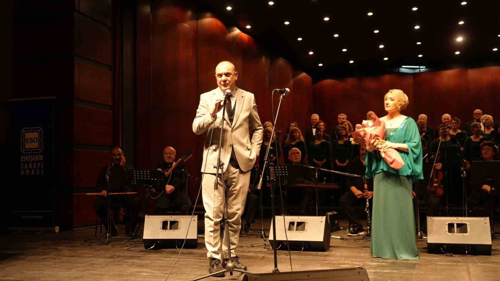 eso-turk-sanat-muzigi-korosundan-nostalji-dolu-yesilcam-sarkilari-konseri