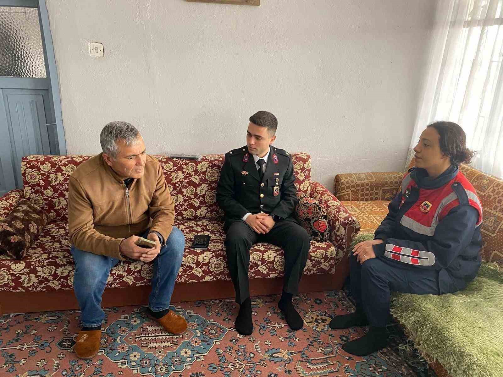 il-jandarma-komutanligindan-sehit-ve-gazi-ailelerine-ziyaret
