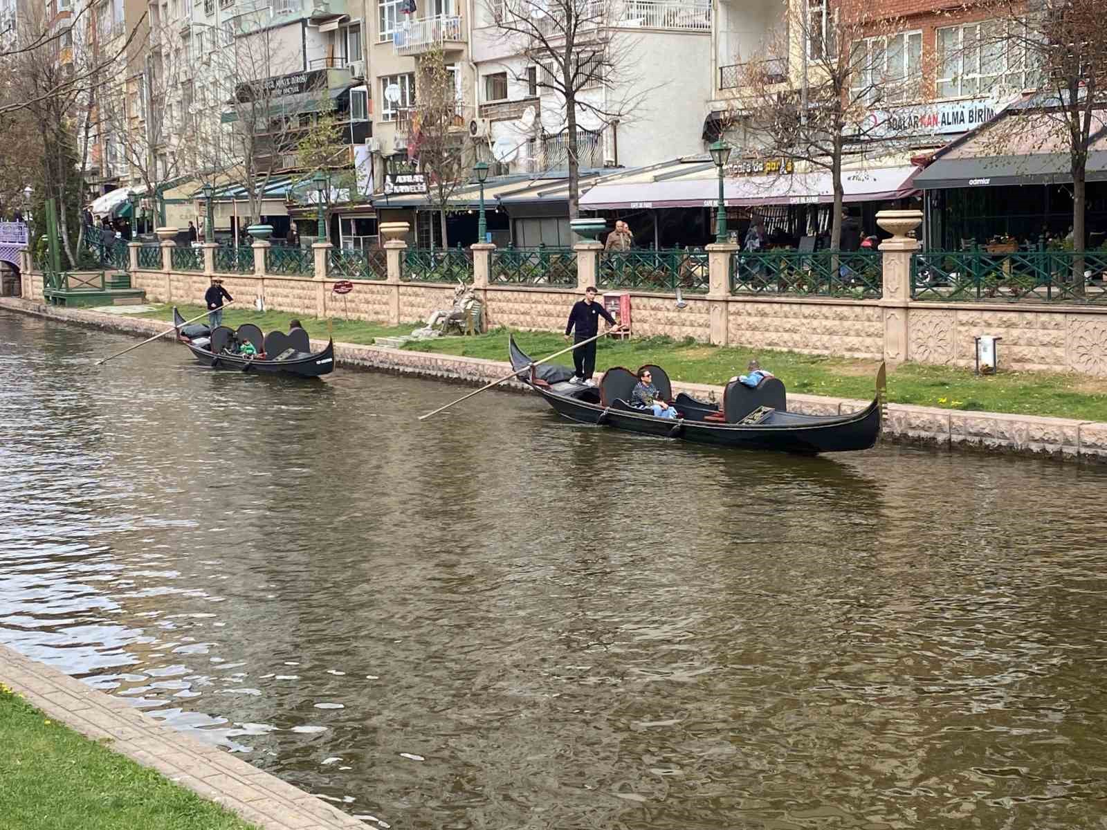 koprude-fotograf-cektirmeden-gitmiyorlar