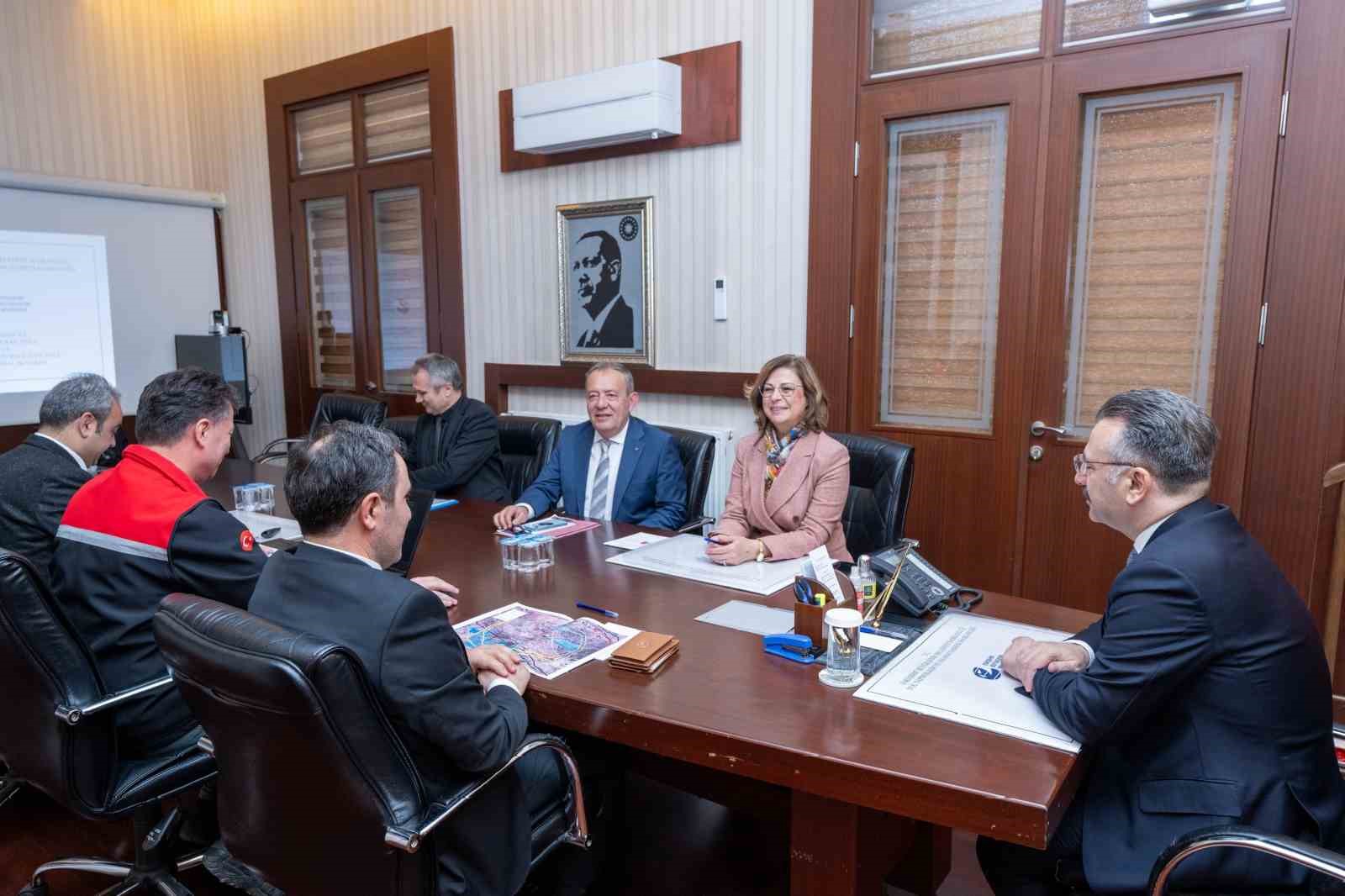 kusak-yollar-projesi-ile-ilgili-degerlendirme-toplantisi-duzenlendi