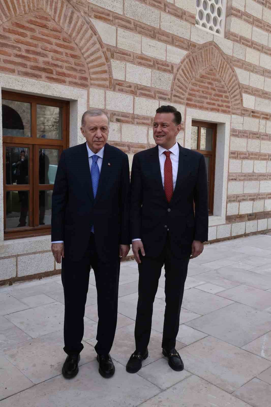 milletvekili-hatipoglu-3uncu-uluslararasi-yeditepe-bienaline-katildi