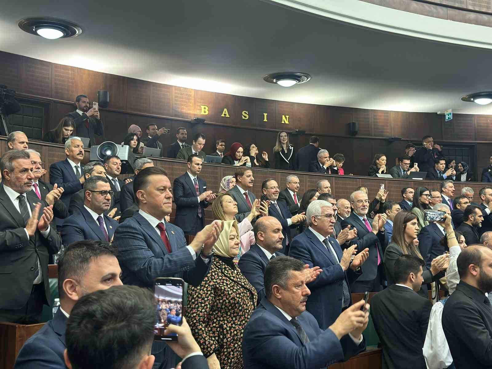 milletvekili-nebi-hatipoglu-ak-parti-grup-toplantisina-katildi