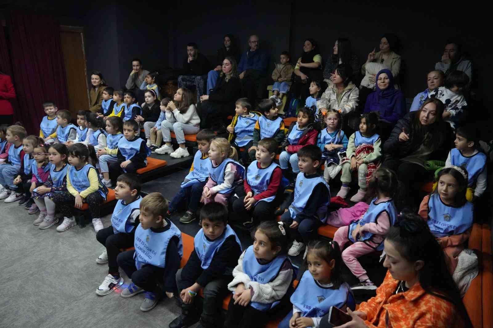 minikler-ben-de-ucabilirim-cocuk-oyununda-bulustu