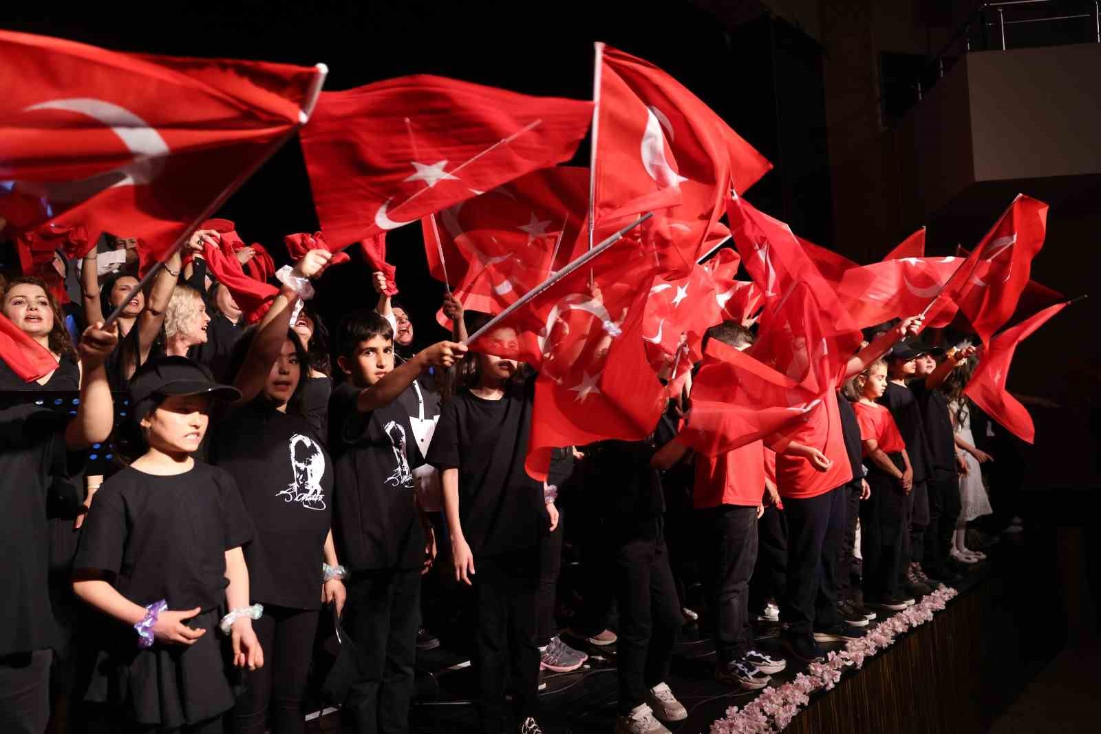 odunpazari-belediyesi-ingilizce-atolyesi-kursiyerleri-ingilizce-gecesi-duzenledi