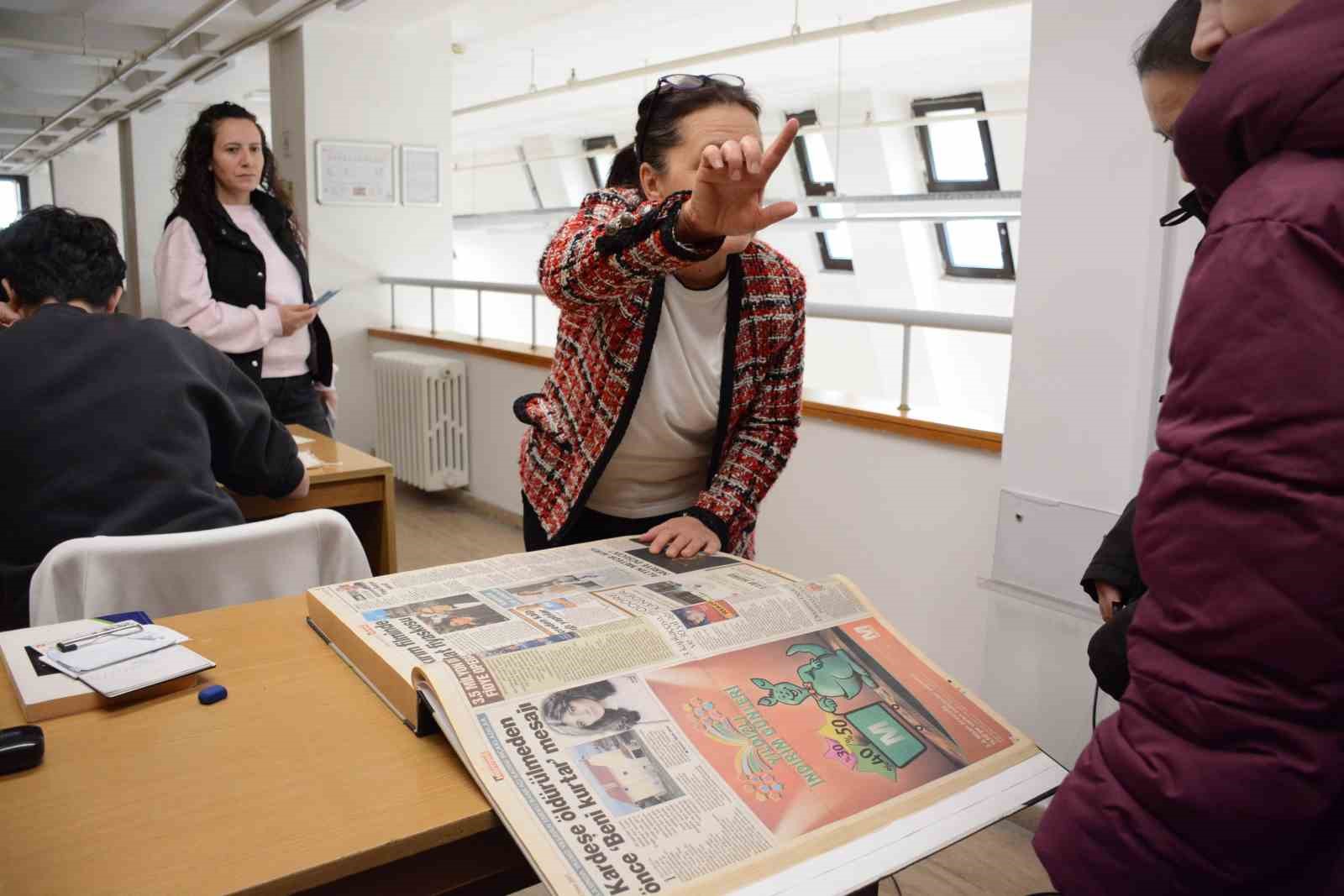 ogrenciler-anadolu-universitesi-kutuphanesini-ziyaret-etti