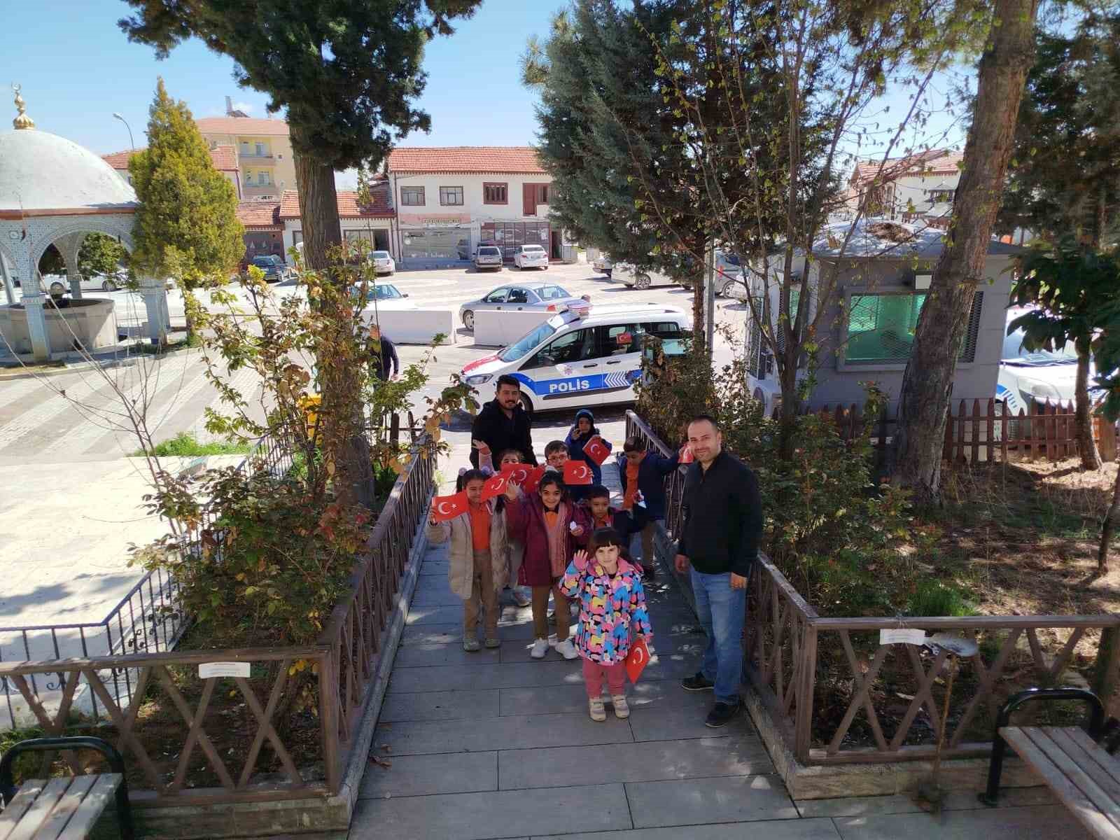 ogrenciler-gunyuzu-emniyet-amirligini-ziyaret-etti