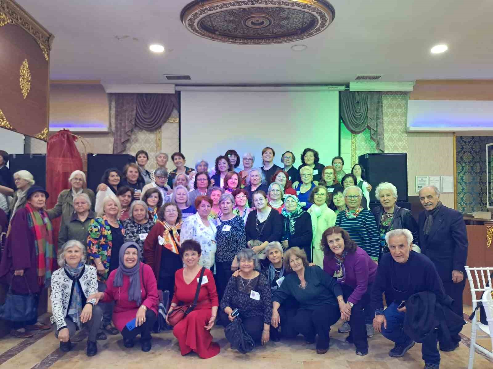 ogretmen-okulu-mezunlari-50-yil-sonra-eskisehirde-bulustular