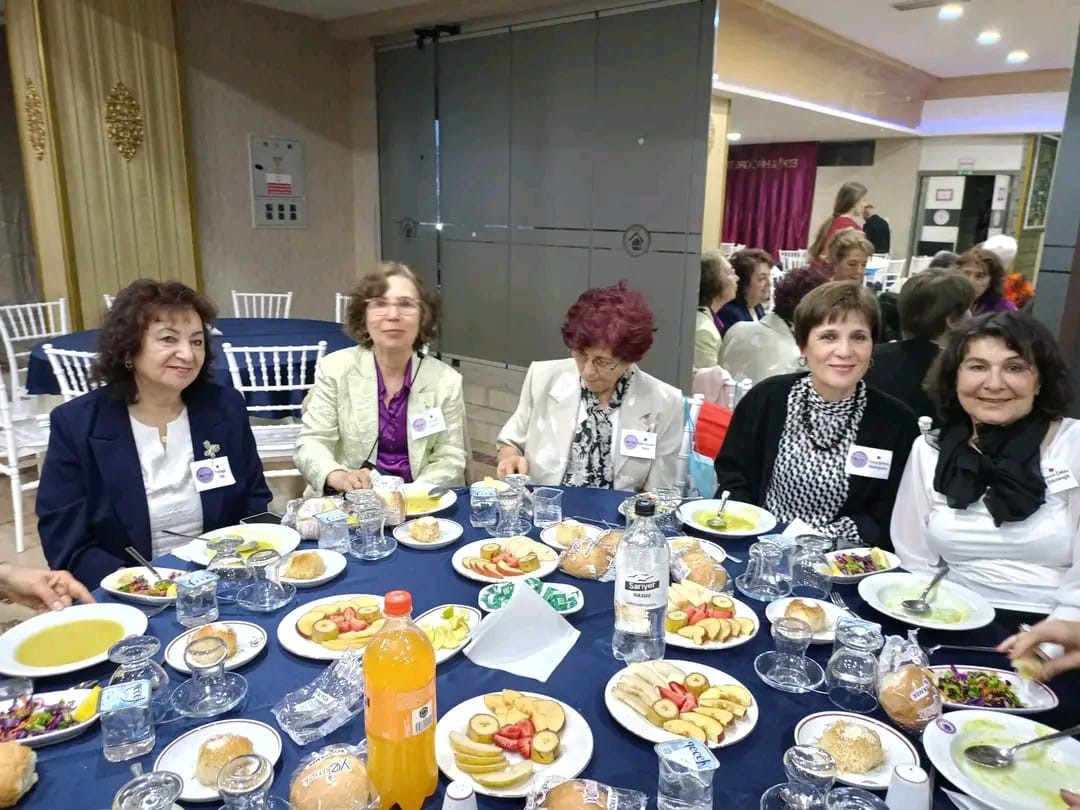 ogretmen-okulu-mezunlari-50-yil-sonra-eskisehirde-bulustular