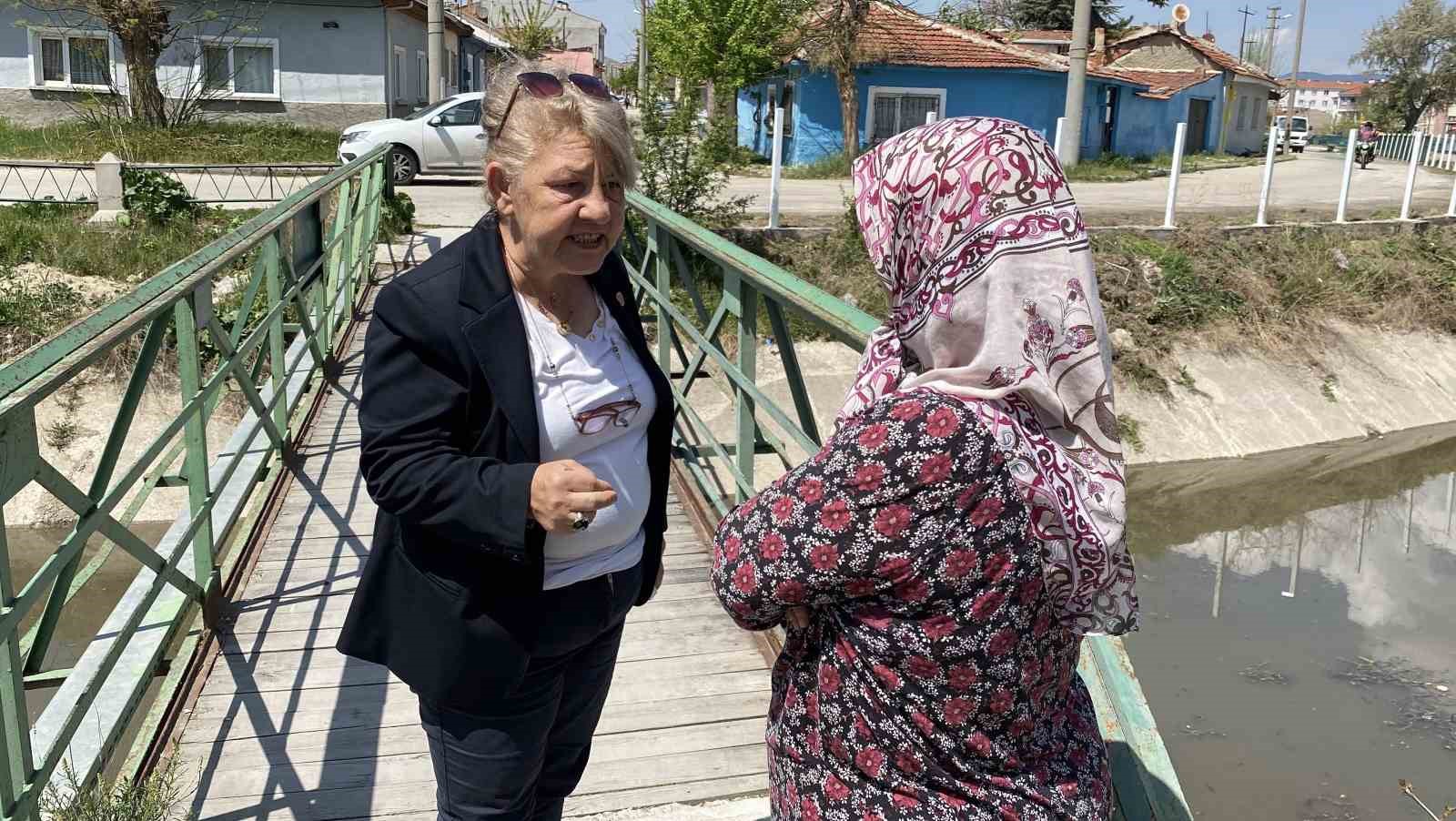 olum-kanalina-yapilan-korkuluklarin-yetersizligi-vatandasi-isyan-ettirdi