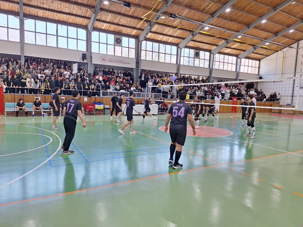 sivrihisarda-liseler-arasi-erkek-voleybol-sampiyonasi-tamamlandi