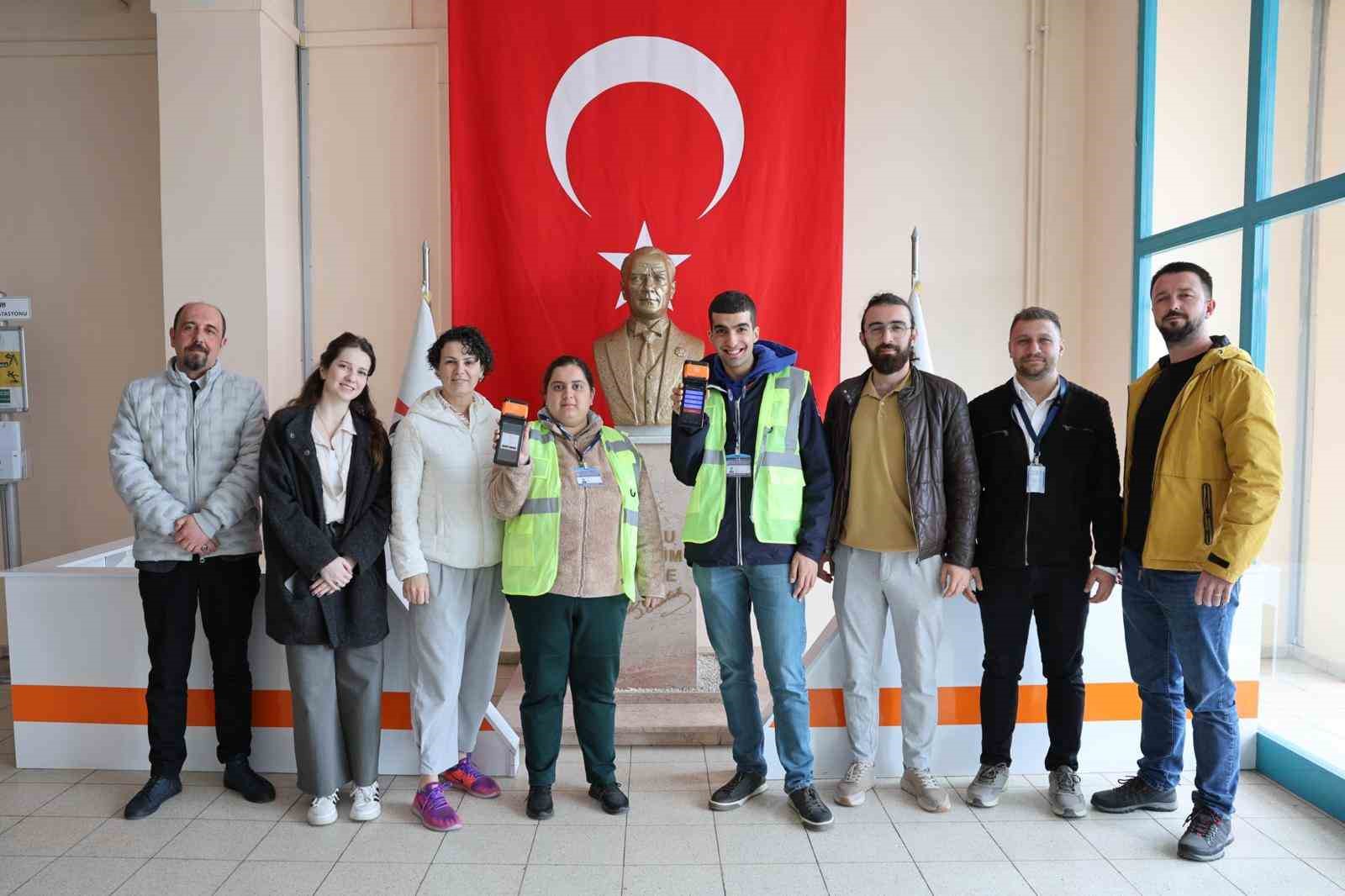 travmalarda-bilet-kontrolunu-otizmli-bireyler-yapti
