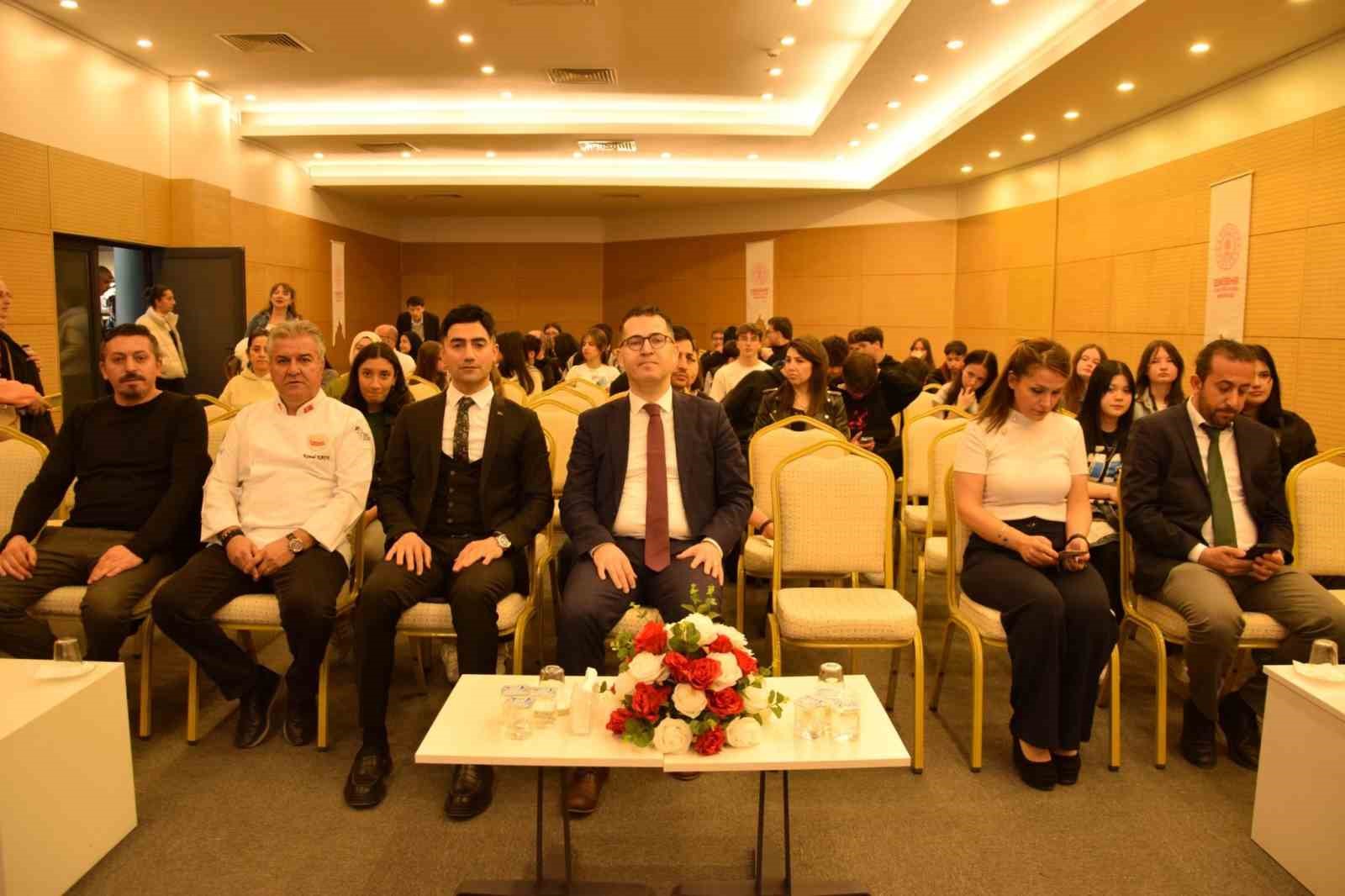 turk-mutfaginin-dunu-bugunu-yarini-konulu-seminer-duzenlendi