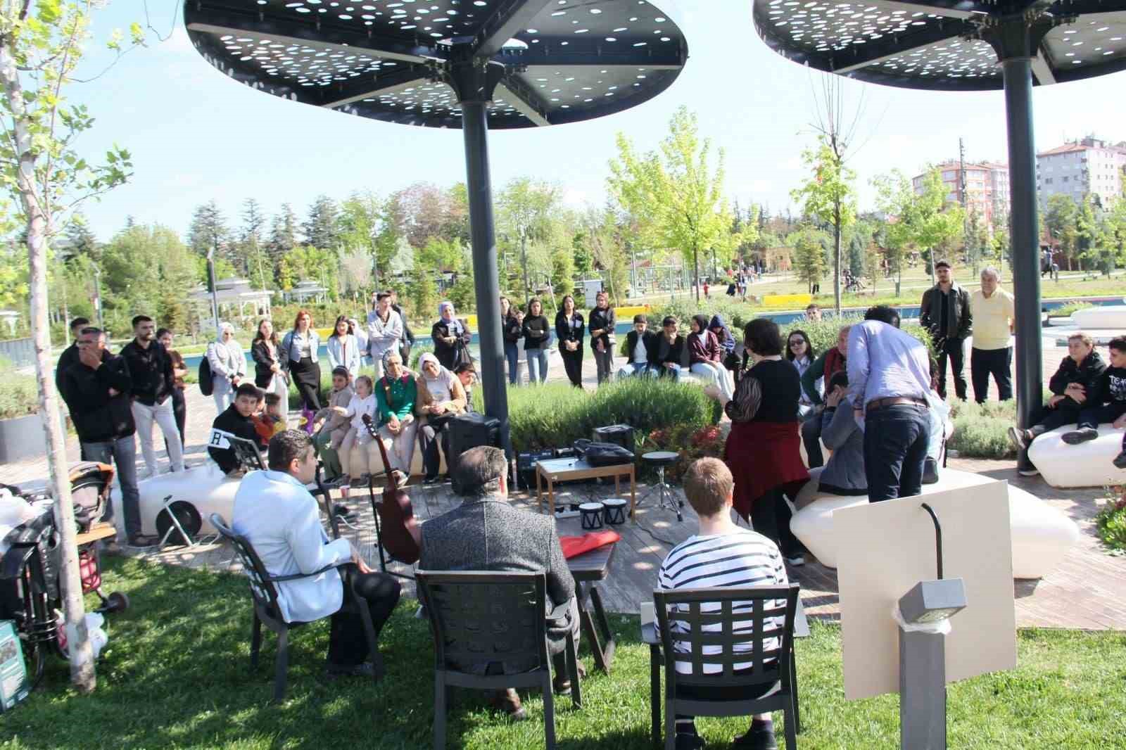 eskisehir-millet-bahcesinde-okul-hayatindan-hayat-okuluna-farkindalik-dersi