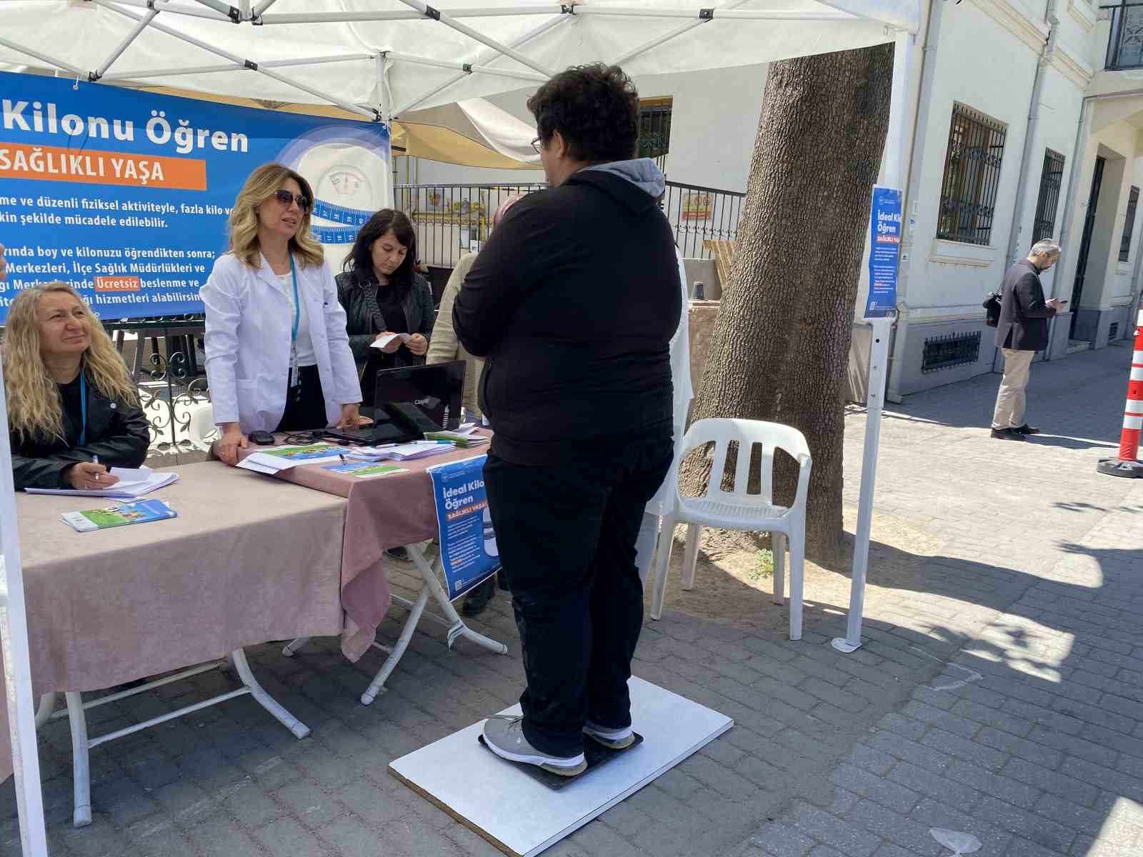 ozel-ideal-kilonu-ogren-saglikli-yasa-uygulamasinda-vatandasla-saglik-personeli-arasinda-ilginc-diyaloglar