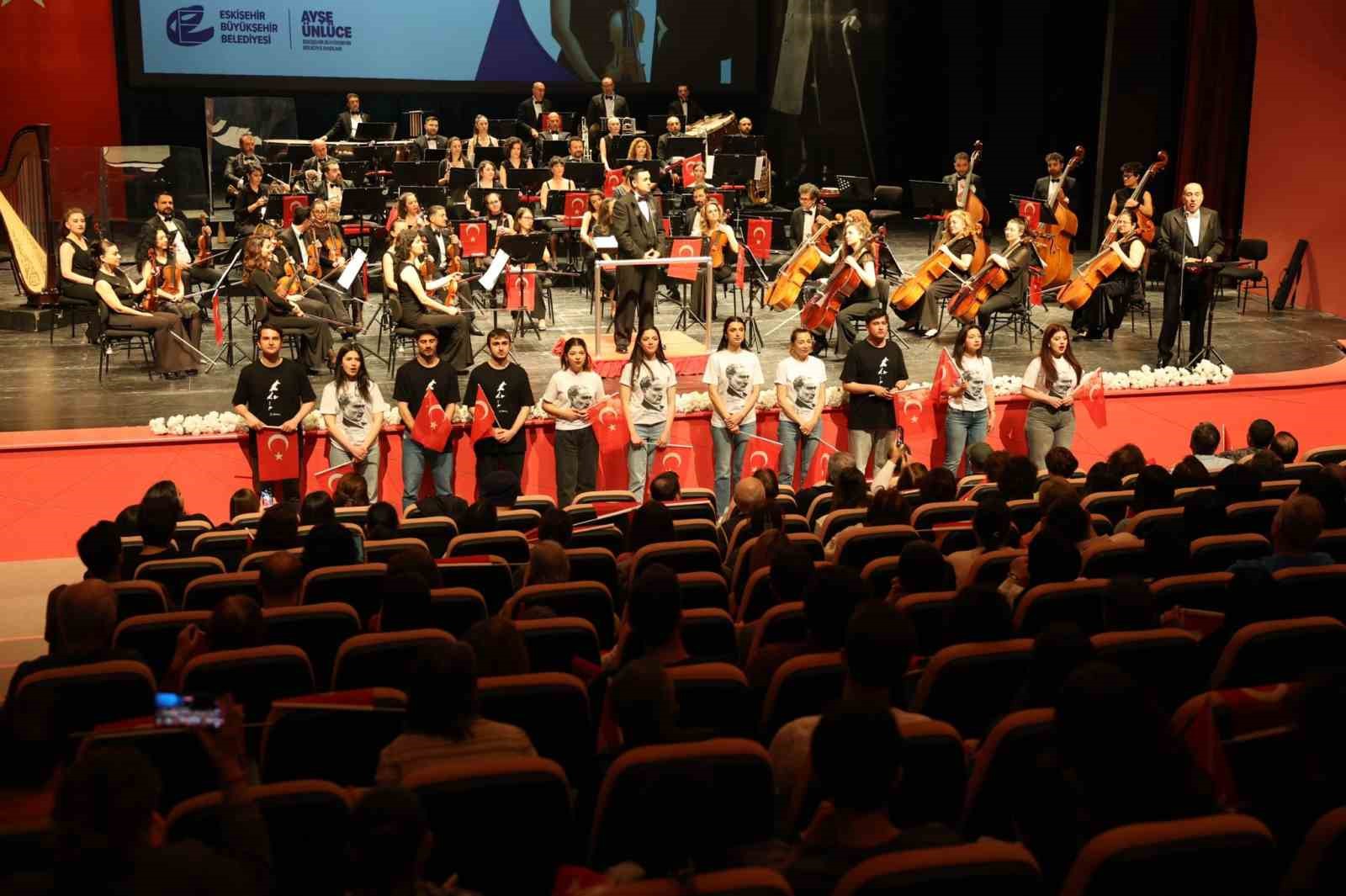 senfoni-orkestrasindan-coskulu-19-mayis-konseri