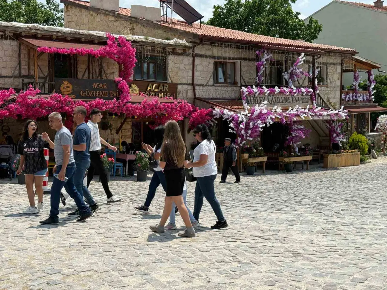 frig-vadisi-bu-bayramda-ziyaretcilerin-gozdesi-oldu