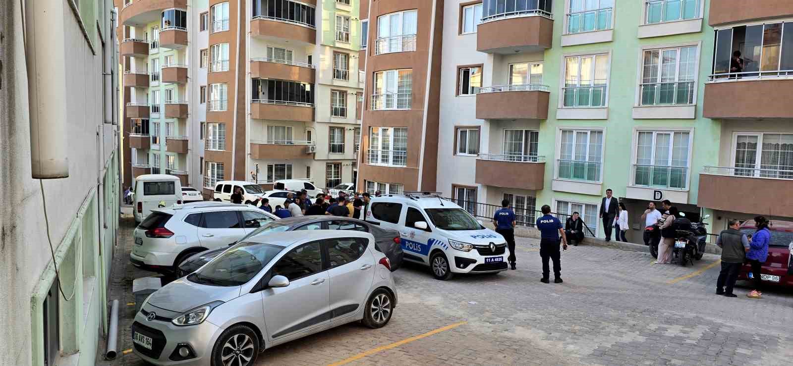 bilecikte-bir-kadin-evinde-olu-bulundu-esinden-de-haber-alinamiyor