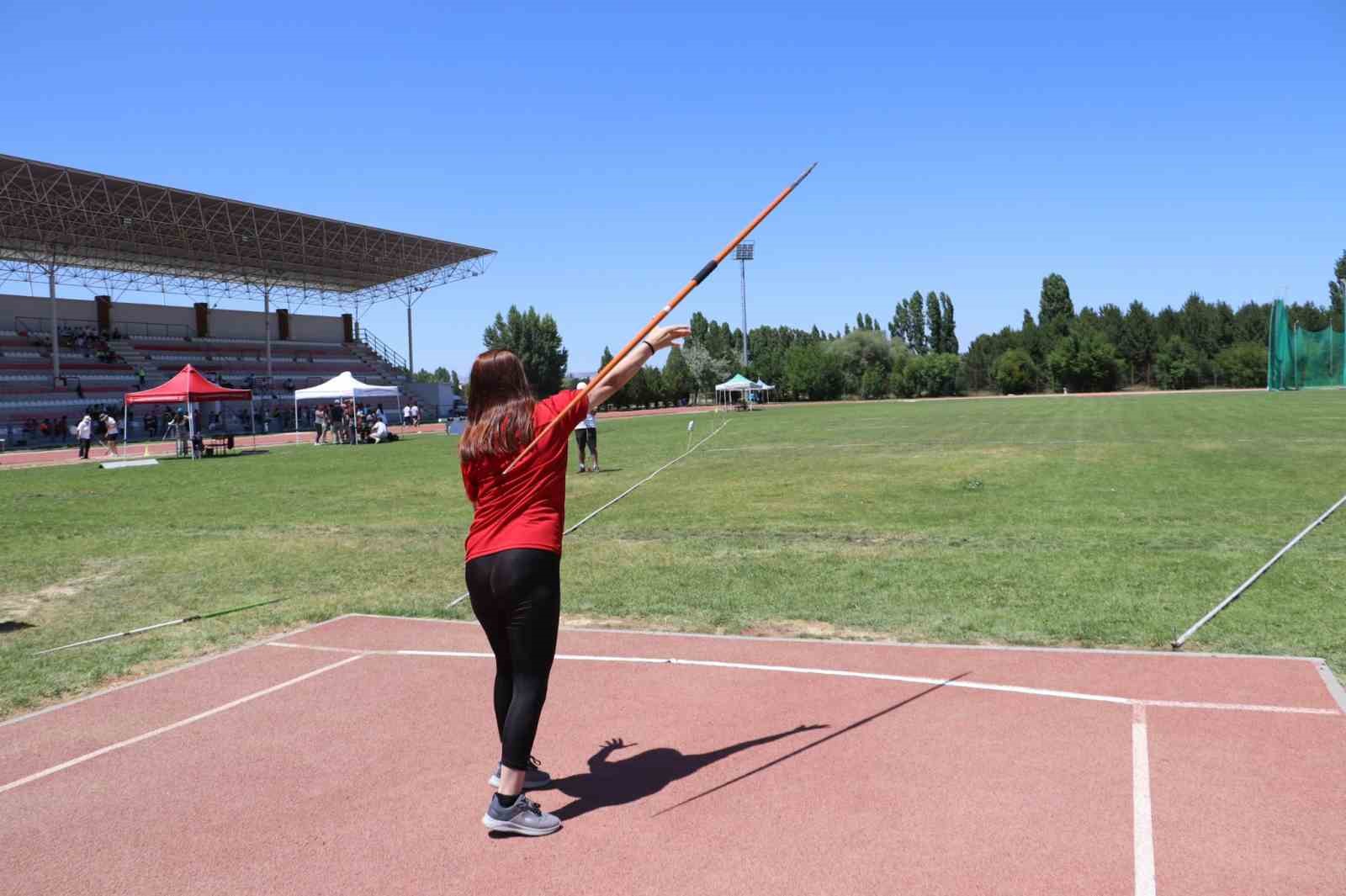 gorme-engelliler-atletizm-turkiye-sampiyonasi-suruyor