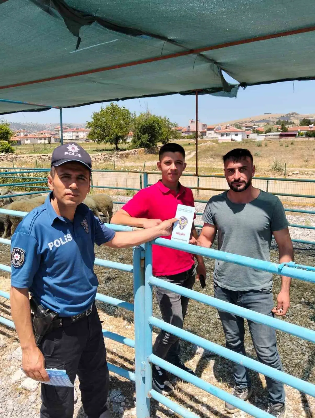 bayatta-emniyet-ve-jandarmanin-denetim-ve-bilgilendirmeleri-suruyor